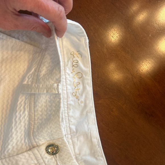 Lilly Pulitzer white cotton shorts 5 inch inseam - Picture 2 of 4